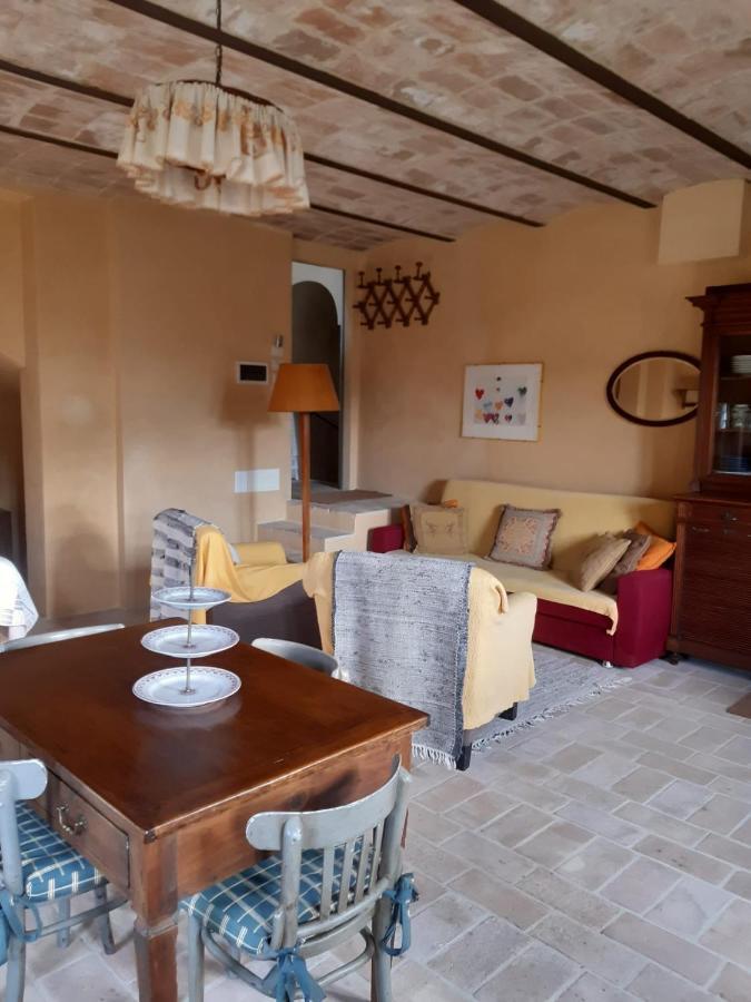 לינה וארוחת בוקר מונטונה Borgo Cardaneto מראה חיצוני תמונה